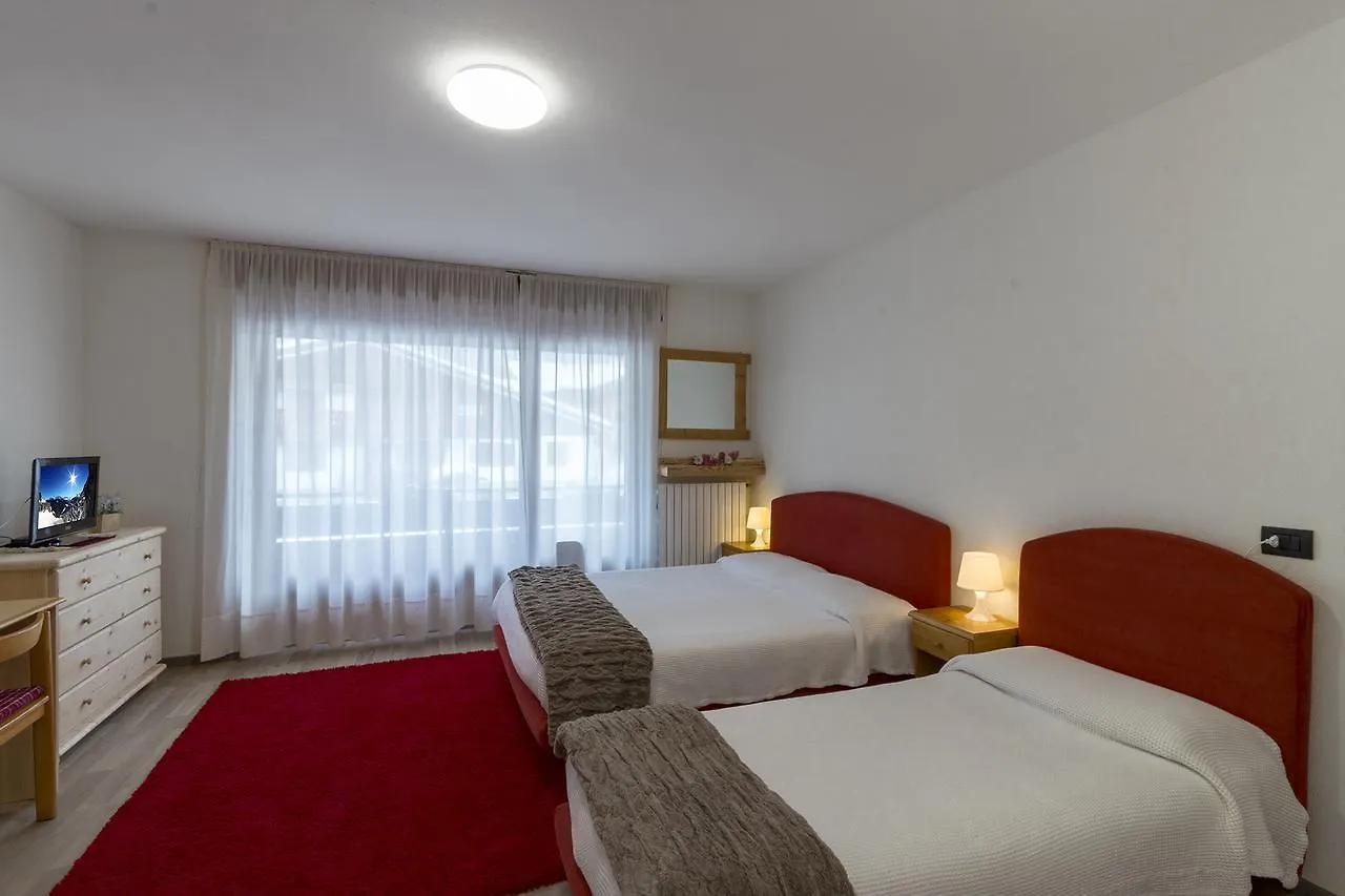Hotel La Val Isolaccia 2*,